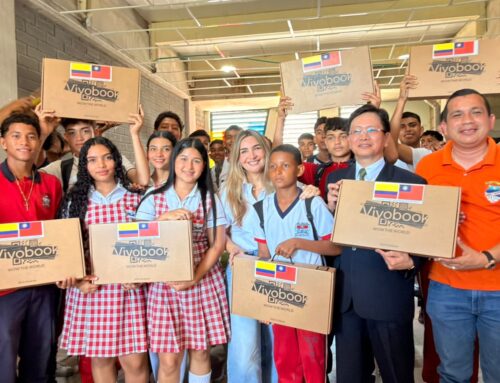 Nadia Blel lleva tecnología a escuelas de Bolívar