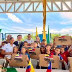 La senadora Nadia Blel compartió con estudiantes de San Andrés, Córdoba, durante la entrega de computadores de #TerritoriosConectados.