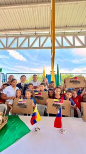 La senadora Nadia Blel compartió con estudiantes de San Andrés, Córdoba, durante la entrega de computadores de #TerritoriosConectados.